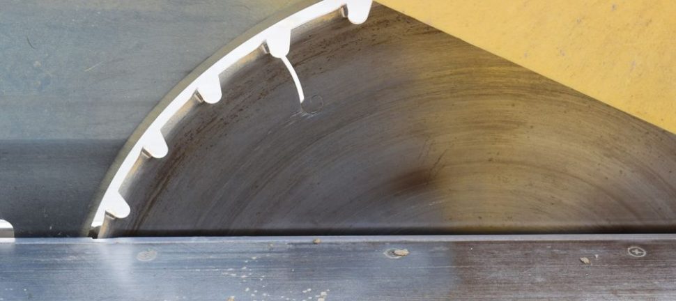 Bordsåg: effektiv och ergonomisk kapning för sten och betong