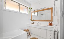 Badrumsskåp – smart förvaring för ordning och stil