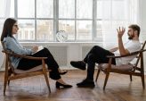 Vad gör en psykiatriker och när kan det vara rätt hjälp?