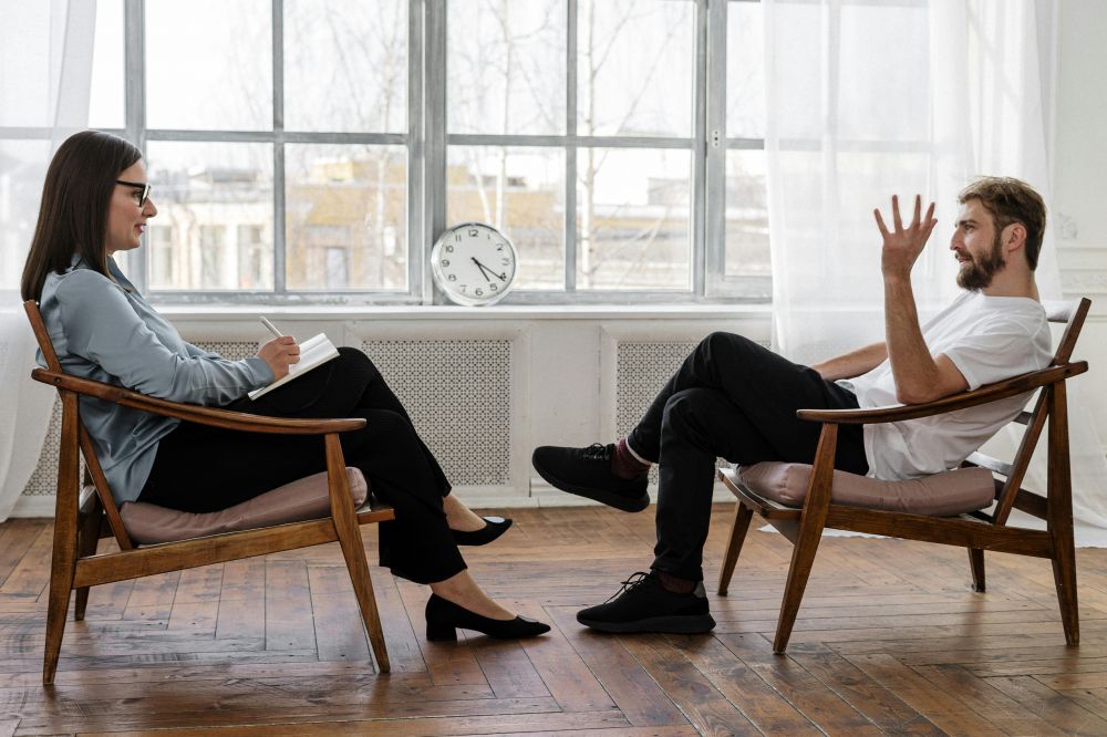 Vad gör en psykiatriker och när kan det vara rätt hjälp?