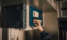 Effektbrytare  hjärtat i en säker elinstallation